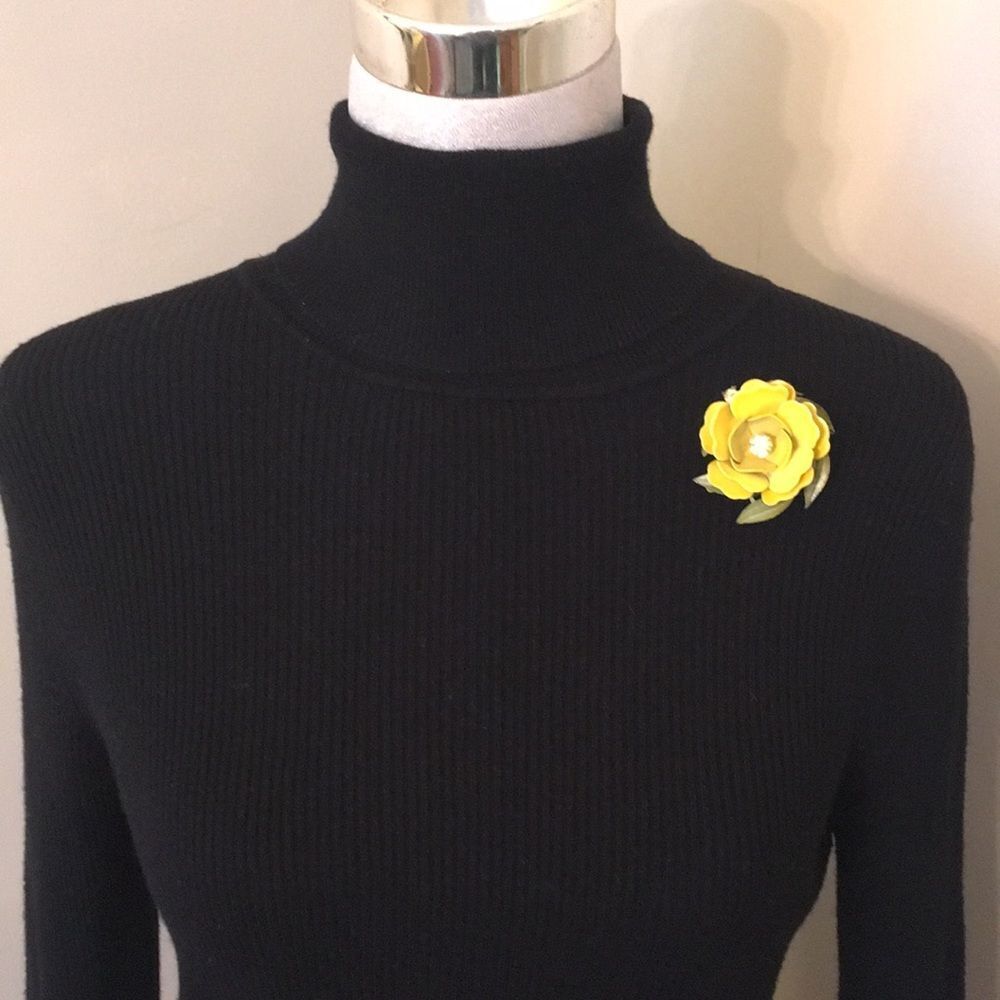 LISNER Vintage Yellow Enamel Rose with Rhinestones - Picture 10 of 12